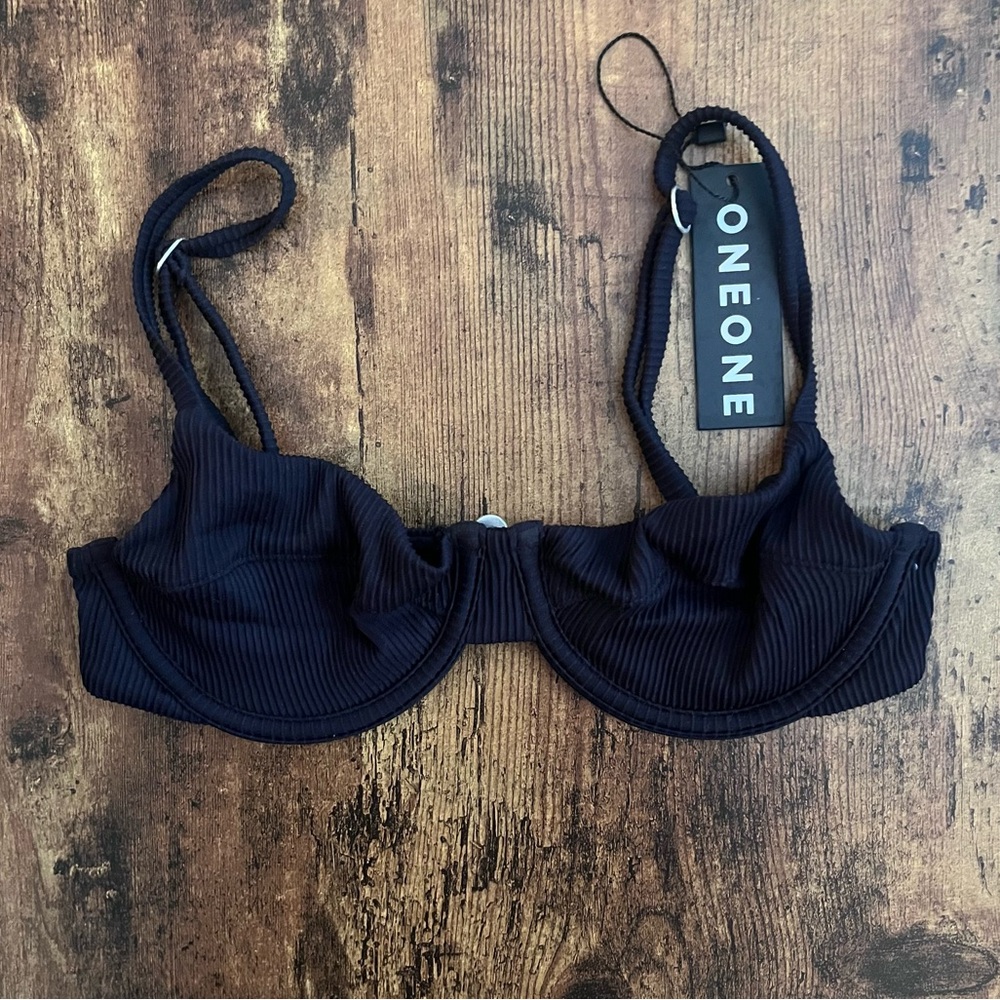 ONEONE Swim Lupita Top Size Small - NWT